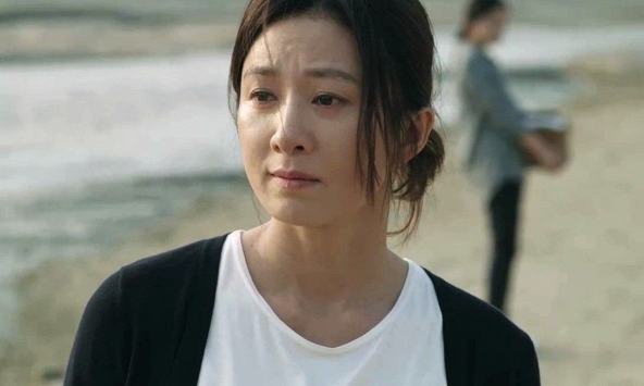 Đừng vội khóc khi thanh xuân chật vật: Khá nhiều phụ nữ chỉ thực sự 'trúng số' cuộc đời sau tuổi 40