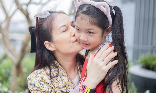 Cha mẹ càng “chịu chi” 4 THỨ này, con càng dễ thành công, tương lai xán lạn: Tuyệt đối đừng tiếc!