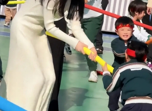 Vì sao phụ huynh này rất xinh đẹp, lịch sự nhưng khi xuất hiện tại trường học lại khiến giáo viên thấy ngán ngẩm?