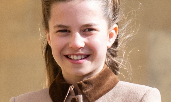 Khoảnh khắc gây bão của con gái Hoàng tử William: Khí chất lấn át cả khung hình, nhìn kỹ lại y hệt một người đặc biệt!