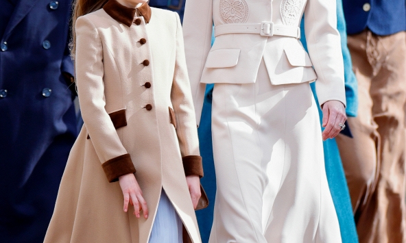 Bóc giá set đồ Phục Sinh của Công chúa Charlotte: Diện lại áo cũ vẫn thần thái, màu váy xanh gửi gắm thông điệp tinh tế thay phần mẹ