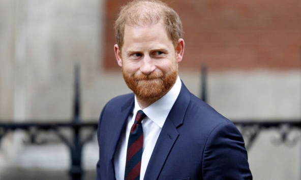 Bị quỹ từ thiện 20 năm ruột thịt đâm đơn kiện, Vương tử Harry ôm 'trái đắng'