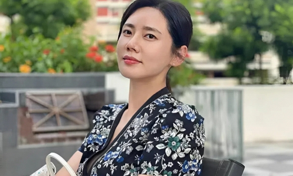 Nữ diễn viên nổi tiếng có con trai mới 7 tuổi đã bắn ngoại ngữ 'tằng tằng': Bí quyết để thông minh như cậu bé hóa ra quá đơn giản!