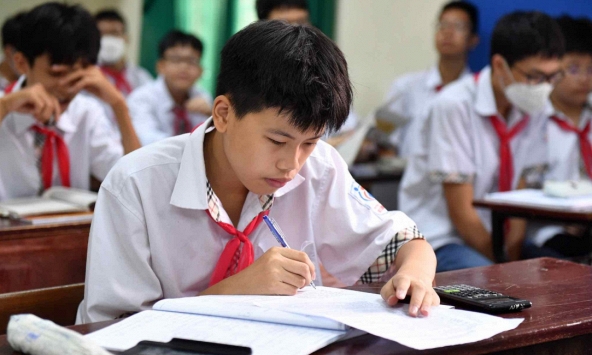 Một suy nghĩ rất dễ khiến học sinh Hà Nội năm nay 'sảy chân' khi đăng ký NV: Từ chọn trường dễ thở bỗng rơi vào 'chảo lửa' tuyển sinh!