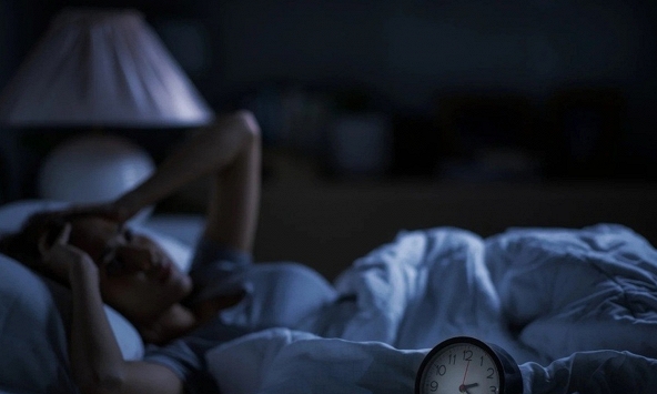 23h đêm, cuộc gọi từ số lạ chỉ nói đúng 1 câu rồi tắt máy khiến tôi biết 1 chuyện liên quan ngày 15 hàng tháng của chồng mình