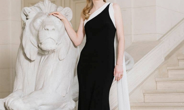 Công chúa Bỉ tròn 18 tuổi: Diện váy 'Diana' khoe nhan sắc cực phẩm, nhìn qua cứ ngỡ Vương phi Kate!