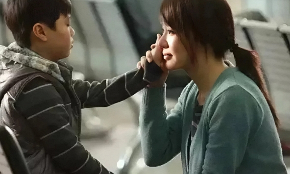 Một khảo sát phát hiện ra sự thật bàng hoàng: Hơn một nửa học sinh 'không thích' bố mẹ mình, lý do thật sự đau lòng!