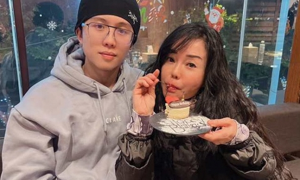 Cái giá quá đắt cho việc chiều hư con của nữ MC nổi tiếng: Gia đình tan nát, tán gia bại sản, bi kịch 20 năm chưa dứt!