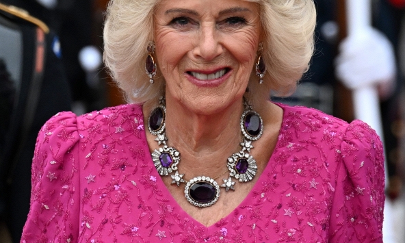 Vòng cổ thạch anh tím của Vương hậu Camilla tại Nhà Trắng: Báu vật 200 năm từ thời Nữ hoàng Victoria