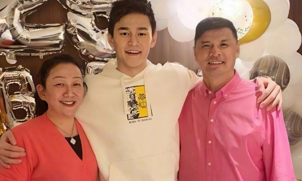 Nổi da gà với cách mẹ của nam VĐV nổi tiếng này nuôi dạy con: Bao bọc đến mức quái gở chưa từng thấy!