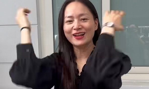 Lan Phương nhảy cẫng vui mừng, bình luận độc hại cũng ào ào xuất hiện: Một gia đình 'đủ hình thức' liệu đã là hạnh phúc?