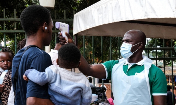 Ebola bùng phát ở Congo và Uganda: 246 ca nghi nhiễm, ít nhất 80 người chết