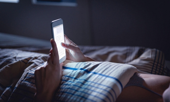 Lương 30 triệu tôi nuôi cả nhà chồng, tình cờ bấm vào mục 'tin nhắn lưu trữ' trên Facebook của chồng mà tay chân rụng rời