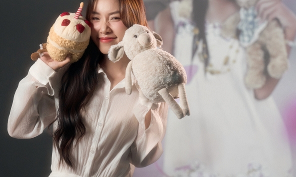 Vy Vy ra mắt EP “Em Là Hoa Hồng Nhỏ”