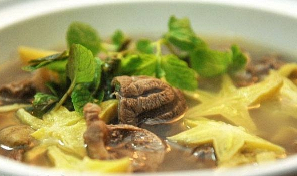 Nắng nóng chán ăn cứ thả bắp bò vào nồi canh với hai loại quả này, nước chua thanh bổ máu, mát gan hạ hỏa tức thì