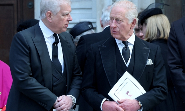 Vua Charles ở cách Andrew chưa đầy 1km tại Sandringham nhưng không có kế hoạch gặp mặt