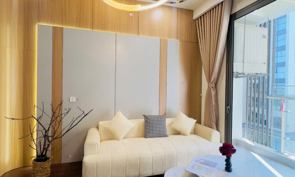 Ngày anh đưa tôi về xem căn hộ cao cấp chuẩn bị cho đám cưới, tôi sợ hãi muốn hủy hôn