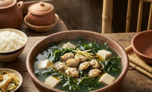 Mang nắm lá khô này nấu với ngao, thêm chút đậu hũ non, tưởng không ngon mà ngon không tưởng