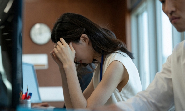 Mẹ chồng đưa tôi giữ sổ đỏ, 3 năm sau tôi mới biết lý do thật sự là để giấu kín một bí mật khác