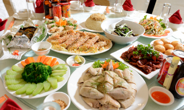 Nấu mâm cơm 10 món đãi khách mà mẹ chồng không ưng, tôi không hiểu bản thân sai cái gì