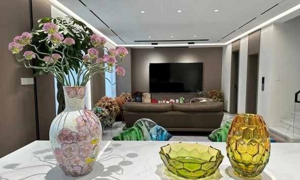 Bóc trần lời đồn về hoa hành uốn cong cắm bình 2 năm không héo: Tín đồ yêu hoa tháng 6 nhất định phải biết