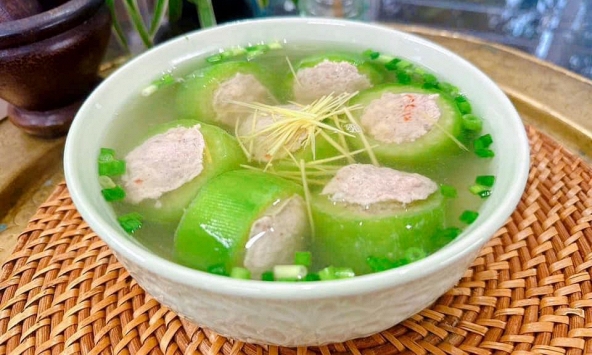 Vòng hai tích mỡ vì ngồi điều hòa cả ngày: Cắt khúc quả mọng nước này đem nấu canh ngay, tiêu mỡ, da ngậm nước mướt mượt