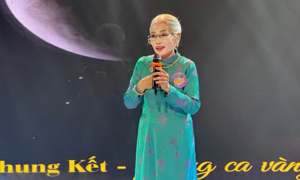 Thí sinh lớn tuổi nhất Phạm Ánh Phương đạt giải Á quân Giọng ca vàng Bolero