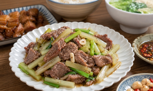 Thấy mẹ hì hụi chế lại đồ tôi vẫn bỏ đi, ai ngờ lên mâm cơm lại ngon hơn cả nhà hàng 5 sao