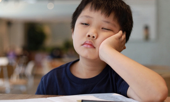 Con có 2 dấu hiệu này, cha mẹ hết sức cẩn thận: Lớn lên chúng dễ sống thụ động và thất bại trong cuộc sống!