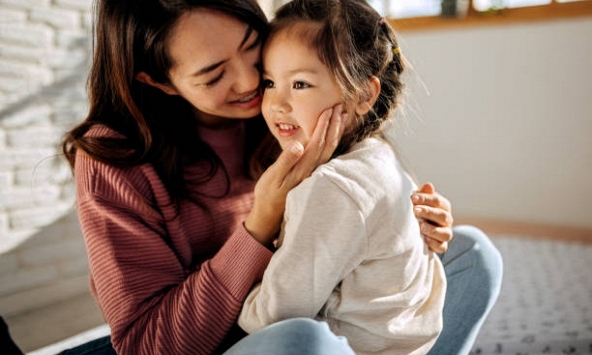 Quên 'mẹ hổ' đi, nuôi con kiểu 'mẹ cá heo' mới là thông minh: Áp dụng đúng thì tương lai con sẽ cực kỳ tươi sáng!