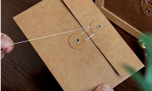 Con dâu cũ xuất hiện trong đám cưới con trai tôi với một món quà 'sét đánh'
