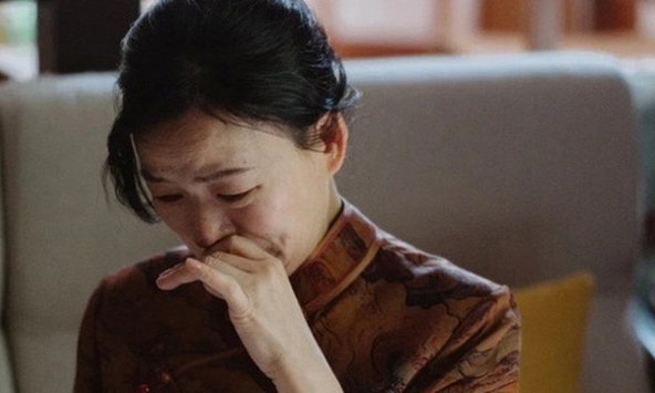 Tôi vô tình nghe con trai dặn cháu nội: 'Đừng kể với bà', đêm phát hiện ra sự thật tôi mất ngủ