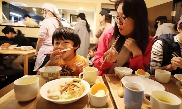 4 hành vi vạch trần một đứa trẻ có EQ siêu thấp, nếu không sửa đổi thì đời sống trong tương lai khó thuận lợi!