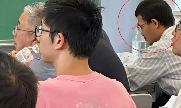 Bức ảnh đang khiến cư dân mạng xuýt xoa không thôi: 'Đúng là núi cao còn có núi cao hơn'!