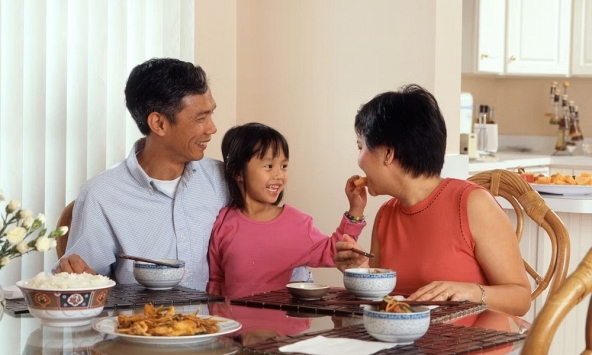 Con cái không tôn trọng, có thật sự là vì cha mẹ bình thường, không kiếm được nhiều tiền, tầm nhìn hạn hẹp?