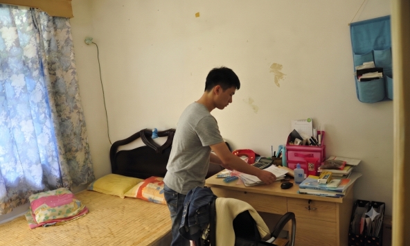 Cho cháu ở nhờ, bao tiền phòng, tiền điện nước, cho mượn xe máy đi học, tôi vẫn bị họ hàng nói xấu vì: 'Thu tiền ăn tận 2 triệu'!