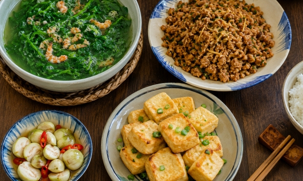 Vét tủ lạnh sau dịp nghỉ lễ, tôi nấu mâm cơm 3 món ngon khó cưỡng, đến chính tôi còn bất ngờ