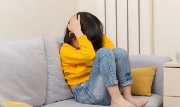 Đây là độ tuổi mà trẻ bắt đầu có nhiều bất ổn tâm lý: Nếu cha mẹ không thay đổi cách dạy con thì gia đình dễ xào xáo