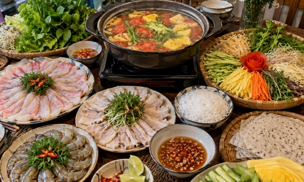 Trời mưa mà dọn món này lên bàn, người vốn khó ăn cũng khó lòng từ chối, không hổ danh ngon nhất trong các loại lẩu