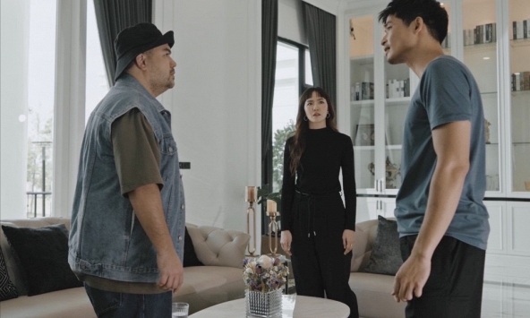 Mẹ tôi mất để lại một chiếc hộp khóa kín, cả ba anh em mở ra rồi không ai dám tranh tài sản nữa