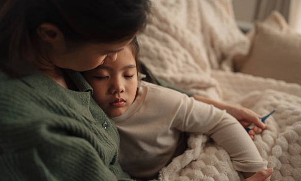Phát hiện bất ngờ: Những bà mẹ sống rất “mệt mỏi” thường không phải vì nghèo, cũng không hẳn vì con khó nuôi, mà do 5 vấn đề này