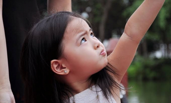 Một quy luật đáng suy ngẫm: Gia đình giàu có thường không để con sa đà vào 3 thứ, trong khi trẻ nhà bình thường lại dễ mê mẩn