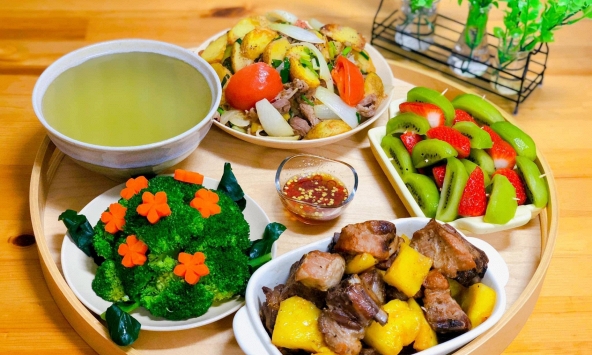 Phát hiện chồng sống chung với người tình, người vợ chỉ dùng một bữa cơm để đưa ra 'phán quyết' cho 2 kẻ tội