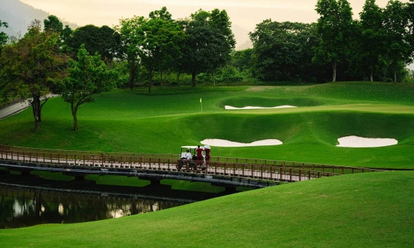 Khách quốc tế đang chi hàng chục nghìn USD để đến Việt Nam chơi Golf