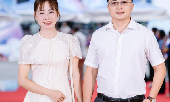 Mẹ phi thường Diệu Linh tiết lộ khoảnh khắc xúc động nhất trên thảm đỏ WeFamily Awards 2026: Giản dị thôi nhưng là cả một nỗ lực!