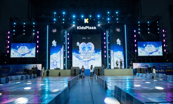 Hé lộ sân khấu WeFamily Awards 2026 trước giờ G: Bộ đôi MC tất bật tổng duyệt tại Cung Thể thao Quần Ngựa