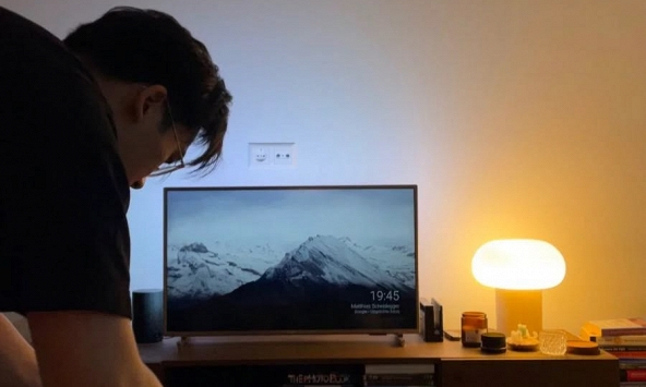 Con trai 35 tuổi vẫn sống một mình, tôi giục cưới mãi cho đến khi nó đưa tôi xem một thứ trong điện thoại