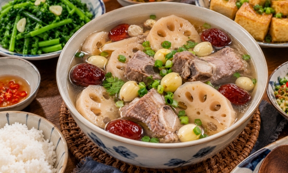 Mùa thu cứ 1 tuần nấu 3 bữa canh này, bổ huyết dưỡng nhan lại ngon miệng vô cùng