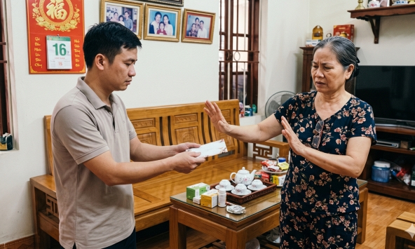 Sống đến tuổi 60 mới thấy, dại nhất là khi con cái biếu xén tiền bạc, quà cáp, bố mẹ thích lắm mà cứ thốt ra 5 câu này!