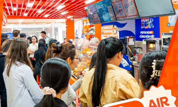 Chẳng phải ai xa lạ, hóa ra đứng sau thương hiệu cửa hàng tiện lợi mới đây nhất lại là ông lớn đằng sau Phúc Long, Omachi